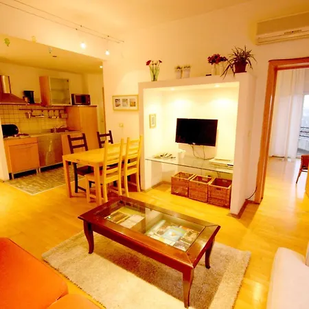 Park View Apartment *